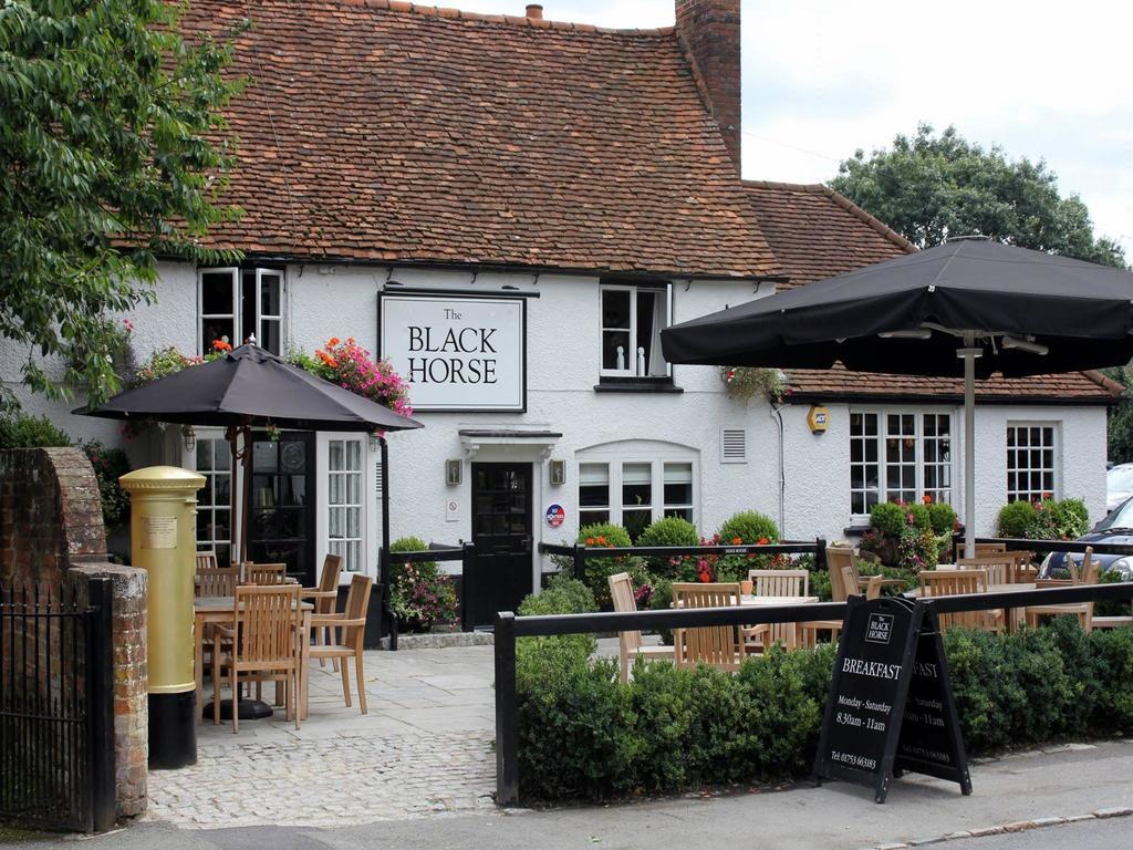 The Black Horse Fulmer Exterior photo