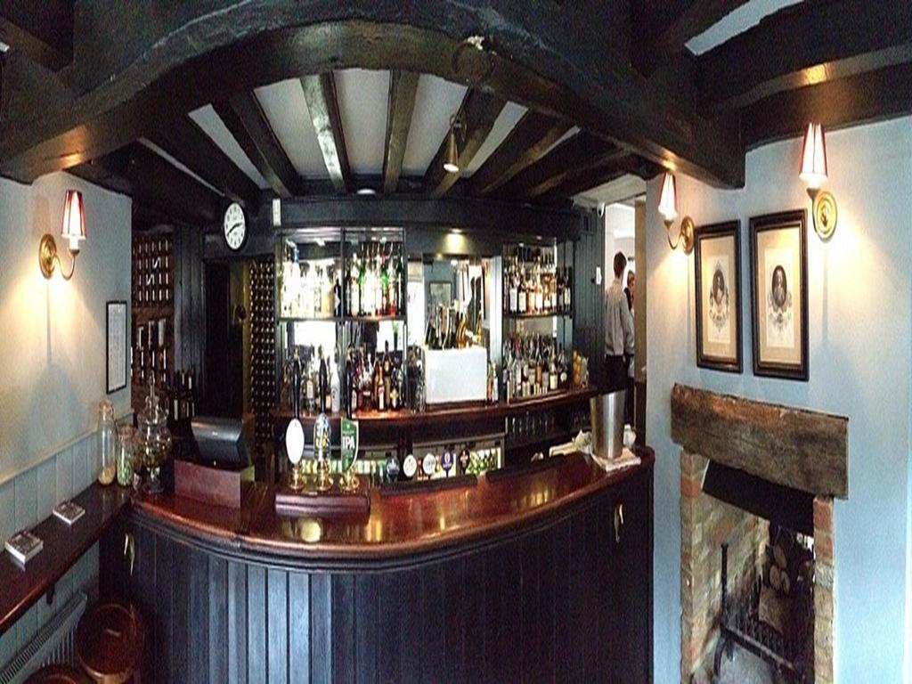 The Black Horse Fulmer Exterior photo